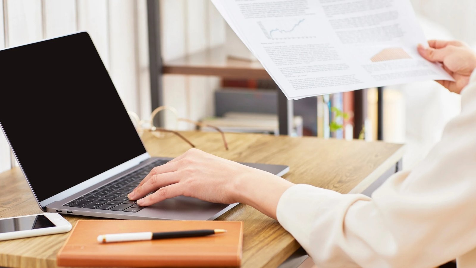 Capa para Facebook Corretora Imobiliária Minimalista verde, bege e branco_20251202_073729_0002